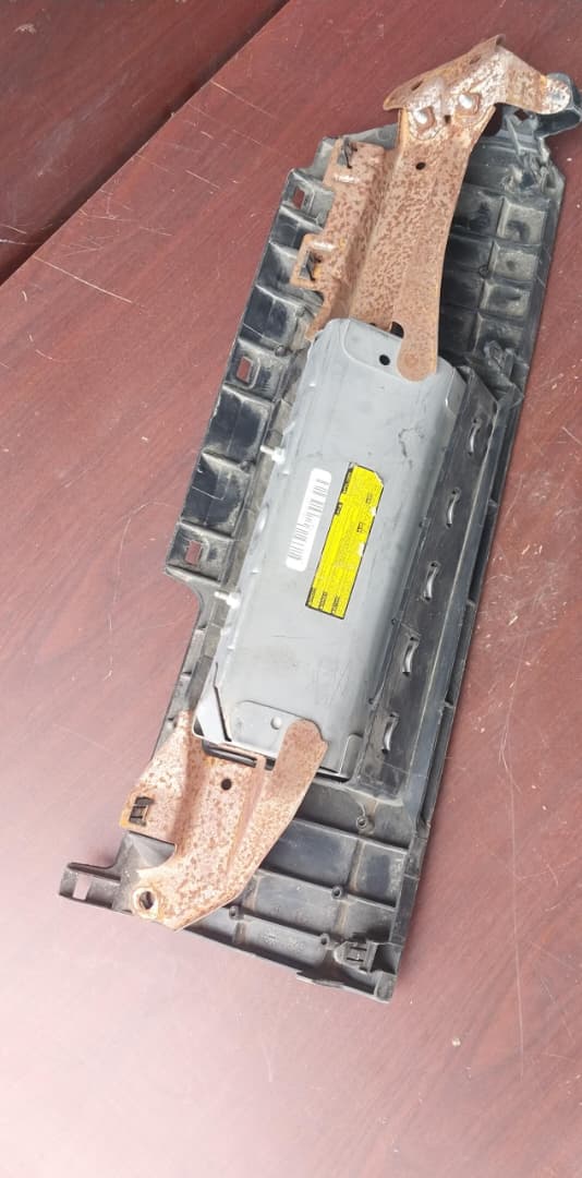 Airbag (Passenger / Dashboard)