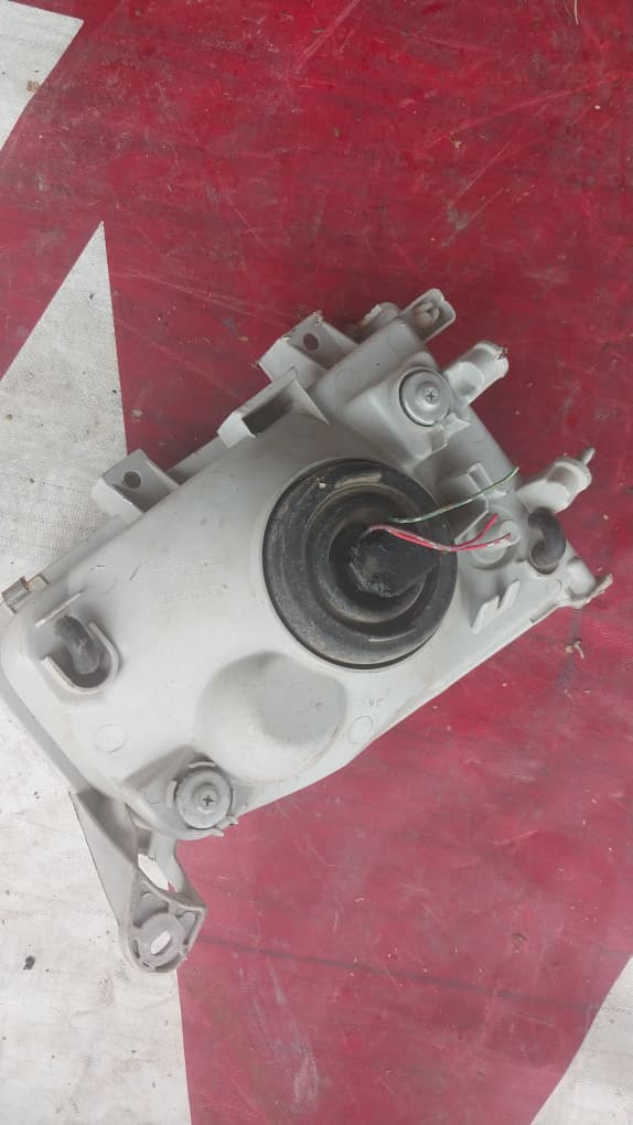 Headlight Assembly (Right)