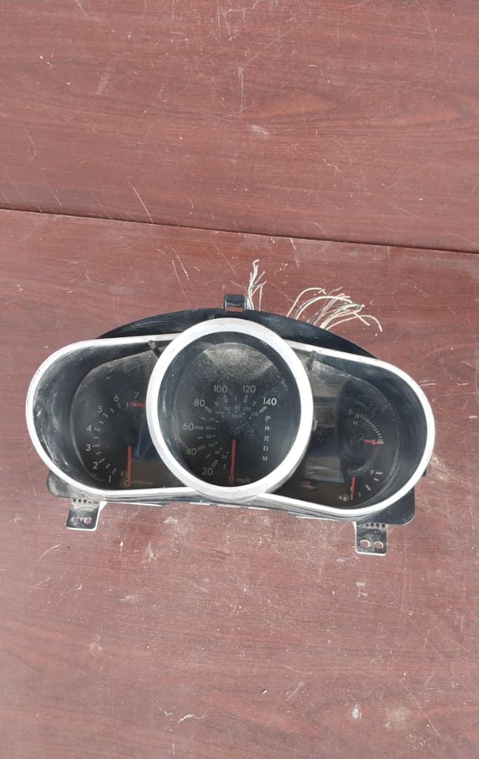 Instrument Cluster / Speedometer