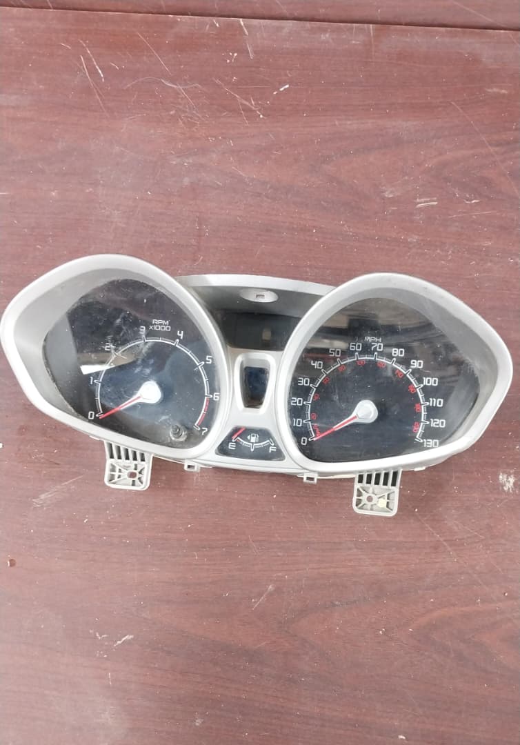 Instrument Cluster / Speedometer