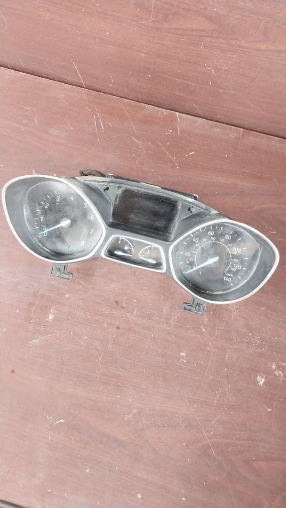 Instrument Cluster / Speedometer