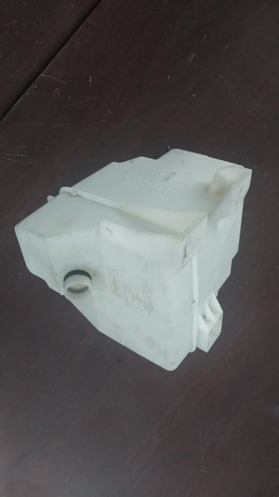 Windshield Washer Reservoir
