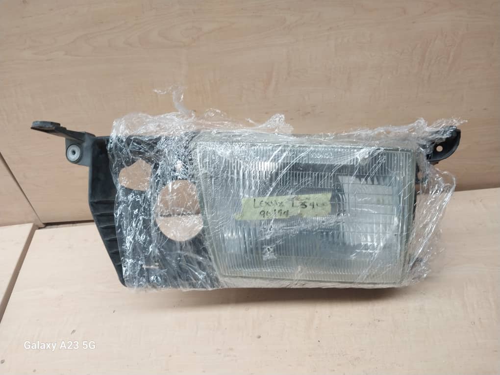 Headlight Assembly (Right)